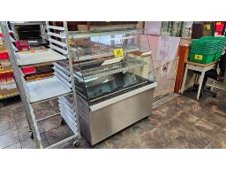 LOT COMPRENANT COMPTOIR R&Eacute;FRIG&Eacute;R&Eacute; VITR&Eacute; AVEC TABLE