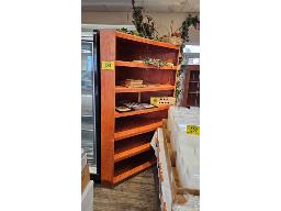 LOT COMPRENANT &Eacute;TAG&Egrave;RE EN COIN EN BOIS AVEC 6 TABL