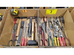 LOT COMPRENANT PINCES, MARTEAU, TOURNEVIS, LIME, M