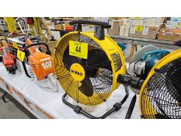 LOT DE (1) VENTILATEUR PORTATIF DEWALT, 18", MOD. 