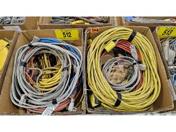 LOT COMPRENANT (2) BO&Icirc;TES D'EXTENSION 115 V