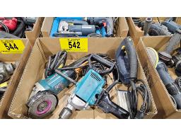 LOT COMPRENANT (1) RECTIFIEUSE MAKITA, (1) PERCEUS