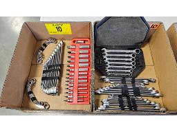 LOT DE (2) BO&Icirc;TES DE CL&Eacute;S COURBES ET EXTENSION, BI