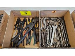 LOT DE (2) BO&Icirc;TES D'ENSEMBLE DE CL&Eacute;S IMP&Eacute;RIAL, PIN