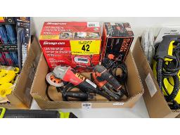 LOT COMPRENANT LAMPE DE TRAVAIL LED SNAP-ON, SABLE