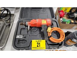 LOT COMPRENANT (1) PERCEUSE &Agrave; CAROTTE WEKA, 115 V 