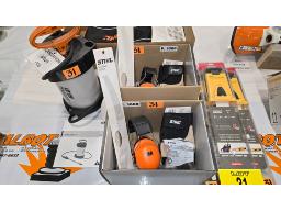 LOT COMPRENANT (2) PULV&Eacute;RISATEURS STIHL SG21, (2) 
