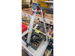 LASER BOSCH AVEC TR&Eacute;PIED, MOD. GRL 300 HV PROFESSI
