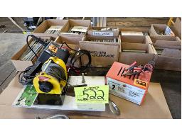 LOT COMPRENANT TREUIL &Agrave; C&Acirc;BLE D'ACIER 12 V ET CHAR