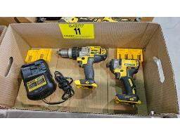 LOT COMPRENANT (1) PERCEUSE ET (1) VISSEUSE DEWALT