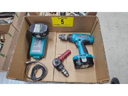 LOT COMPRENANT (1) PERCEUSE MAKITA AVEC (2) BATTER