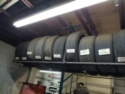 Lot d'environ 39 pneus usagés grandeurs variées 16