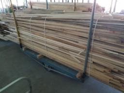 Lot de bois varié avec étagère
INV 1092