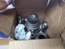 Pompe à eau, bearing, seal à gearbox pour Volvo A2