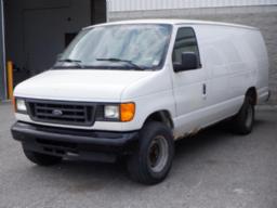 2006, FORD, E-350, Odomètre: 137 432 km, Masse: 27