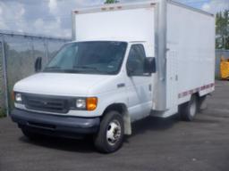 2006, FORD, E-350, Odomètre: 52 521 km, Masse: 324