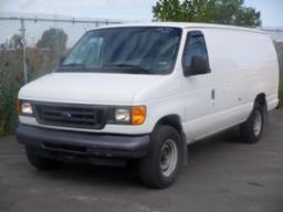 2005, FORD, E-350, Odomètre: 80 600 km, Masse: 271