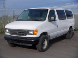 2006, FORD, E-350, Odomètre: 83 666 km, Masse: 281