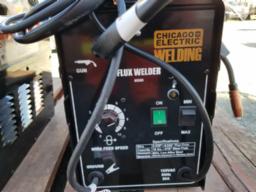 Soudeuse MIG , Flux WELDER Chicago Electric  110 v