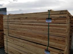 Environ 294 mcx de bois de 2x4 , 8 pi. Cet article est vendu sous approbation du vendeur.