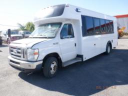 2010, FORD, E-450, MINIBUS AUCUN BANCS, Masse: 501