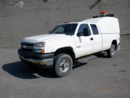 2006, CHEVROLET, SILVERADO 3500 LS, CAMIONNETTE 4 