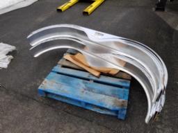 Lot de pieces pour remorque: 12 ailes en aluminium