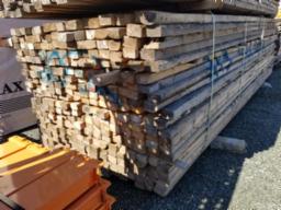 Bundel de bois 2x3 en majorité 12' environ 300 mcx