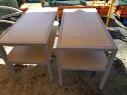 2 Tables en métal avec tablettes en bois 24''x48''