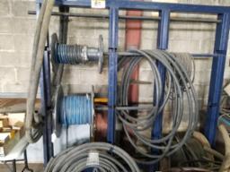 Support pour rouleau et lot de tuyau hydraulique