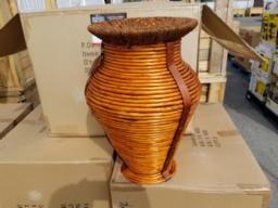Environ 12 vases décoratifs ronds tressés miel en 