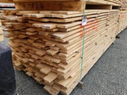 1 Paquet de planches de bois 1x4x10 env. 300 mcx s