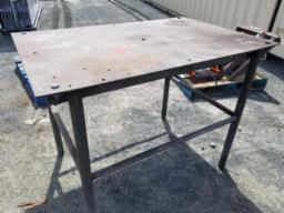 Table en acier 35x50x37