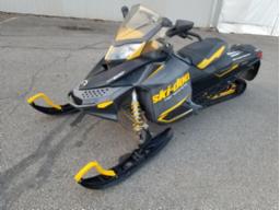 2013 SKI DOO RENEGADE ADRENALINE, motoneige, 