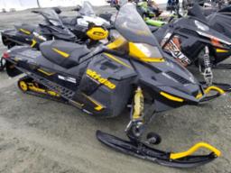 2014 SKI DOO RENAGADE ADRENALINE, motoneige