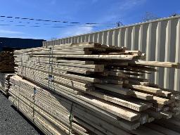 Lot de bois 2x6 de longueurs variées entre 9 et 17' env. 180 mcx