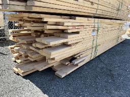 Lot de bois 2x6 de longueurs variées de 9' à 16' env. 180 mcx