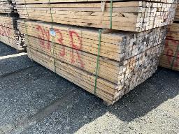 Lot de bois de 2x6x8' env. 324 mcx de 7' à 8'