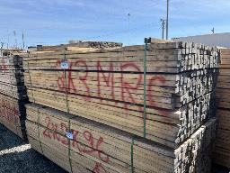 Lot de bois de 2x3x8' env. 324 mcx