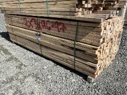 Lot de bois de 2x3x8' env. 324 mcx