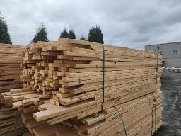 Lot de bois de 2x4 longueurs variées de 7 à 9' env. 280 mcx