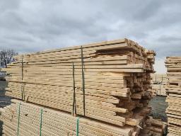 Lot de bois de 2x4 longueurs variées de 7 à 10' env. 294 mcx