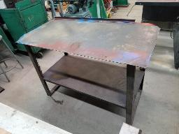 1 Table en acier 48x26x32, 1 table en acier 48x25x33