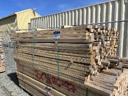 Lot de bois de 2x3x7' env. 324 mcx