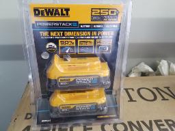 2 Batteries POWER STACK 20 volts DEWALT (DCBP034-2)   neuf