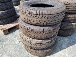 4 Pneus PIRELLI SCORPION 265/70R17 neufs