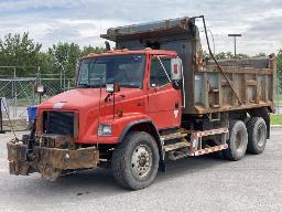 2003, FREIGHTLINER FL80, CAMION 10 ROUES    BENNE,