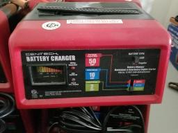 CEN-TECH-10 Chargeurs à batterie 12 volts, 2-10 amp., 50 amp aide démarrage neufs