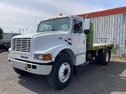 2001, INTERNATIONAL 4700, CAMION À 6 ROUES    PLATE-FORME,