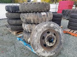 Lot de pneus varies pour véhicules lourds
